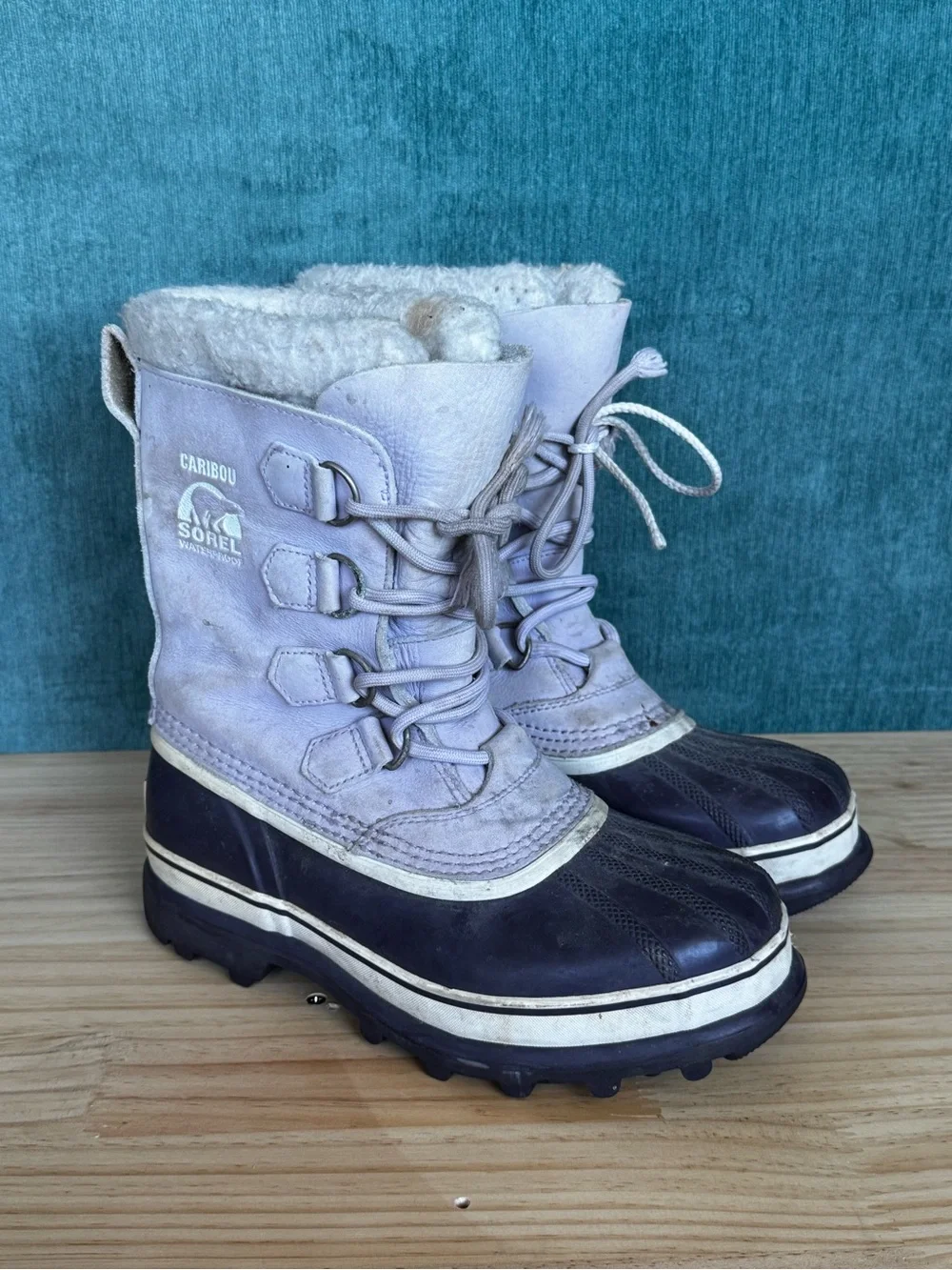 Sorel Lavender Caribou Snow Boots W8/EU39